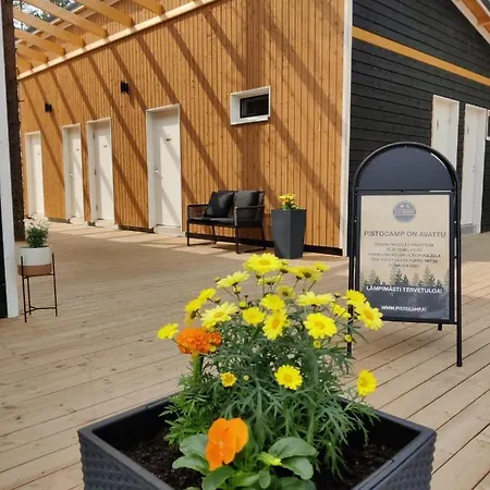 Luksustelttailua Saimaan Pistohiekalla